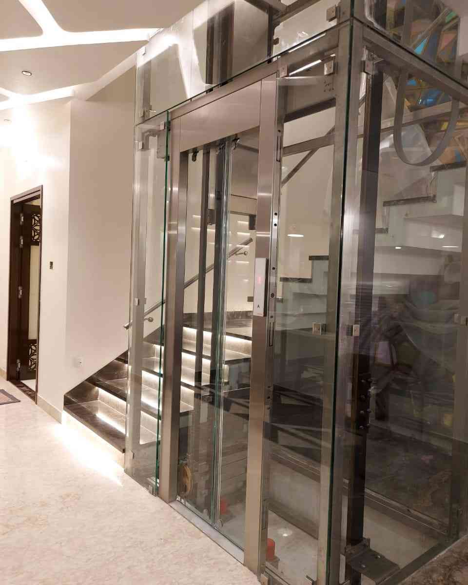 Hydraulic home elevators